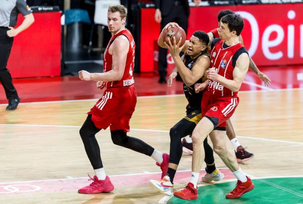 22年以超 22年以超