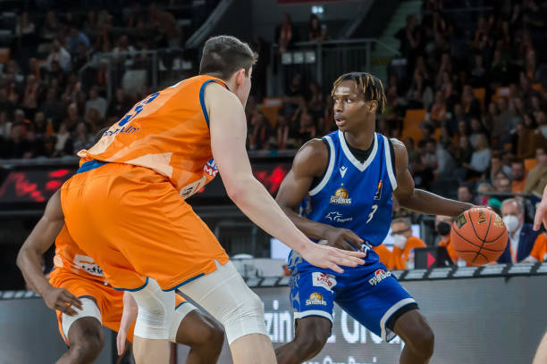 总是不乏一 总是不乏一